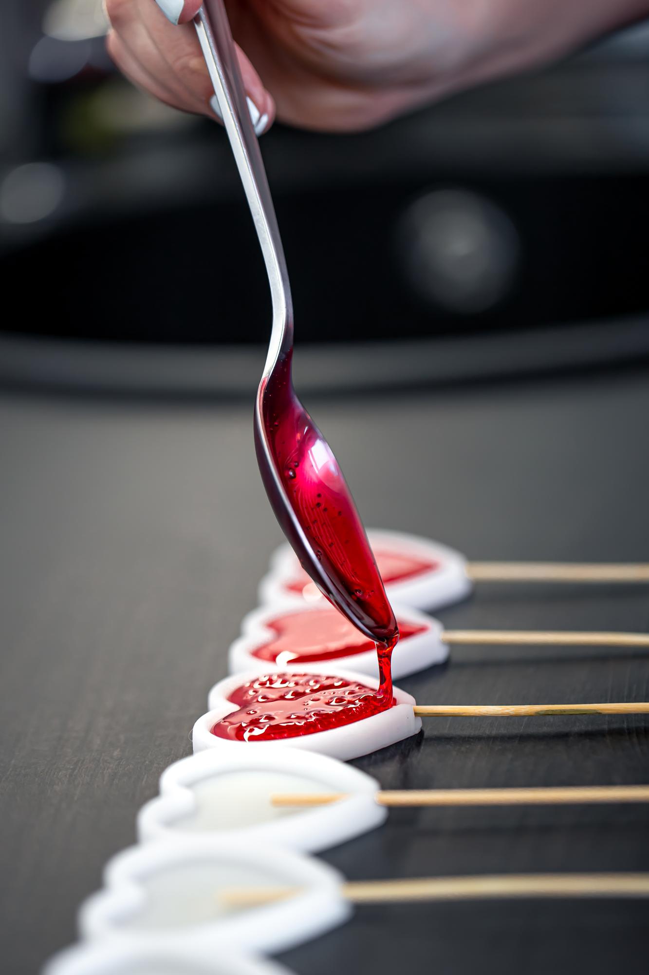 Close-up: sauce finishing touch